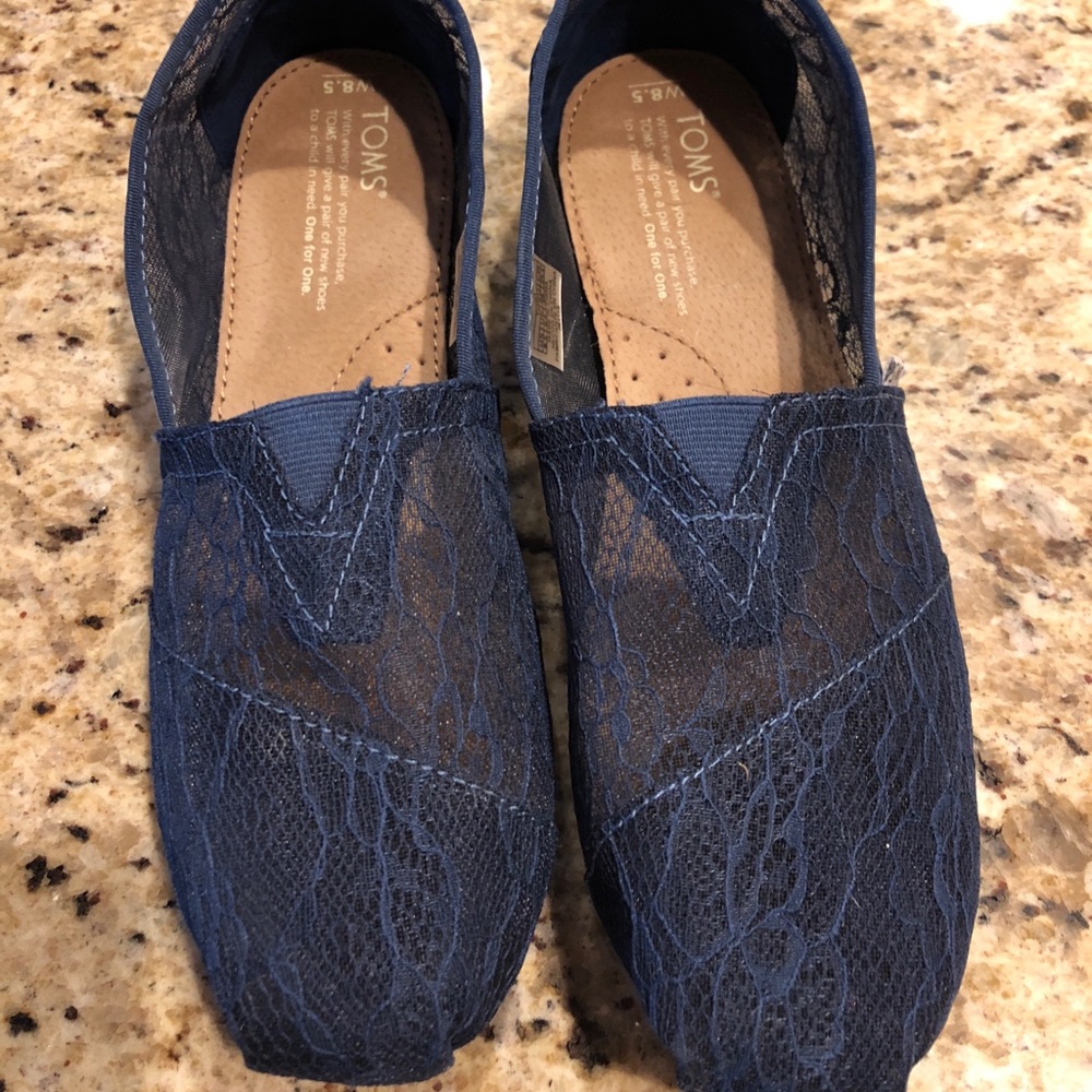 Lace Toms- navy blue
